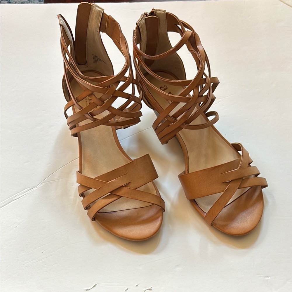 Women's Tan Strappy Sandals